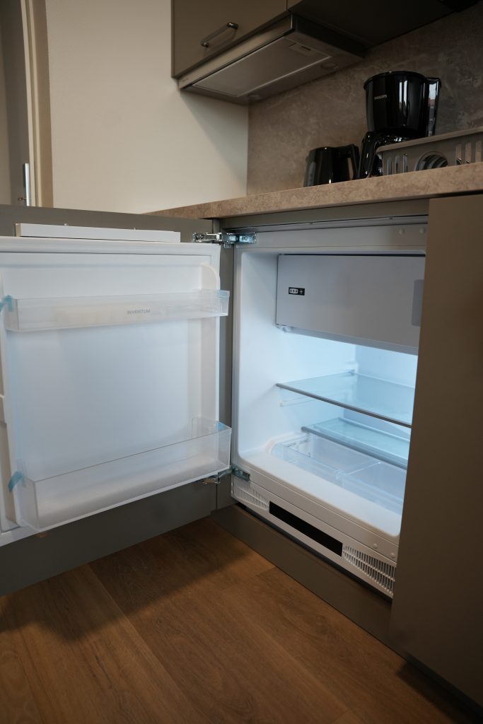 Keukenblok met koelkast
